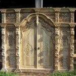 Gebyok Ukir Pintu Raja