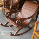 Kursi Goyang Ukir Model Simpel