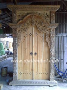 Pintu Ukir Gebyok Kayu Jati