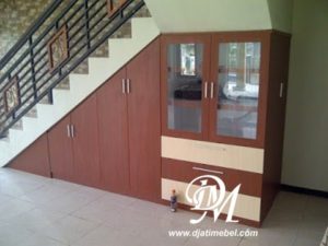 Lemari 2 Pintu Model Bawah Tangga